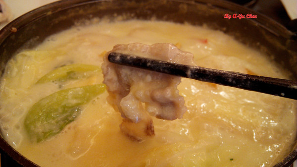 珍杏擱牛奶鍋物:【臺南Ω北區】珍杏擱牛奶鍋物。選用綠光牧場牛奶,湯頭奶香濃郁(二訪)