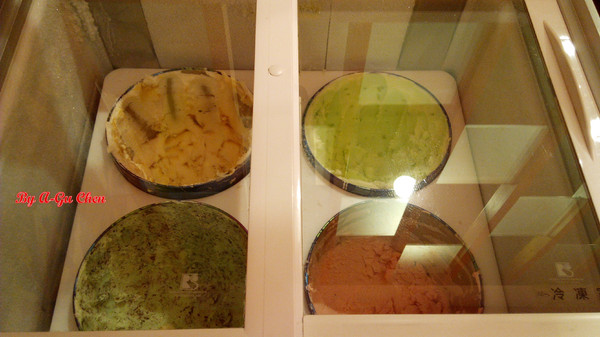 珍杏擱牛奶鍋物:【臺南Ω北區】珍杏擱牛奶鍋物。選用綠光牧場牛奶,湯頭奶香濃郁(二訪)