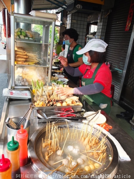 歸來大腸香腸:【美食特搜。屏東市】歸來大腸香腸。味美價廉關東煮物 大腸香腸好評推薦 屏東歸來人氣下午茶小吃