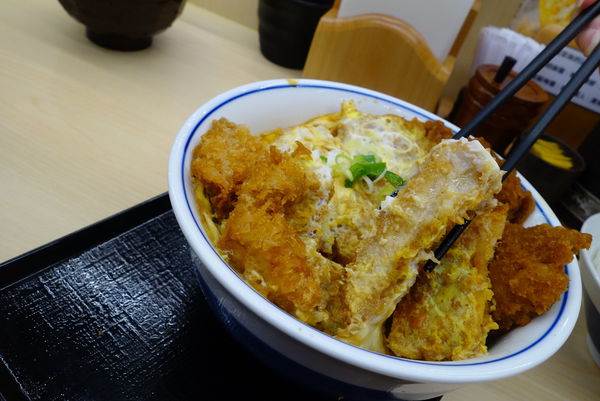 吉豚屋:吉豚屋 かつや ~ 日式平價豬排/定食.上餐速度快 - 捷運台北車站