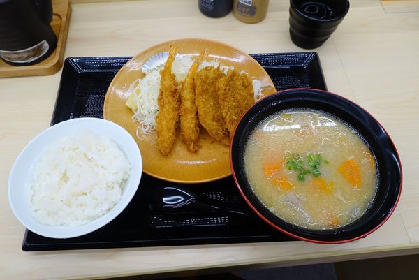 吉豚屋:吉豚屋 かつや ~ 日式平價豬排/定食.上餐速度快 - 捷運台北車站