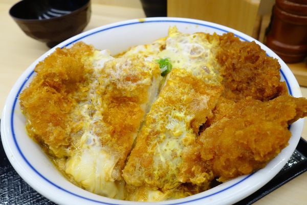 吉豚屋:吉豚屋 かつや ~ 日式平價豬排/定食.上餐速度快 - 捷運台北車站