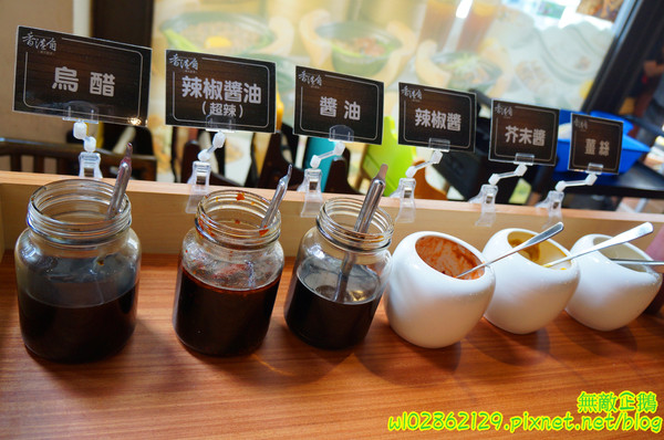 香港角茶餐廳：【台南-中西區】港茶x香港角...大推金煌流沙包.鮮蝦腐皮捲.金屋藏嬌.葡式蛋塔.黃金泡菜.芒果鮮奶酪.焦糖烤布蕾《香港角港式茶餐廳》