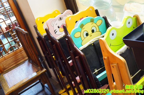 香港角茶餐廳：【台南-中西區】港茶x香港角...大推金煌流沙包.鮮蝦腐皮捲.金屋藏嬌.葡式蛋塔.黃金泡菜.芒果鮮奶酪.焦糖烤布蕾《香港角港式茶餐廳》