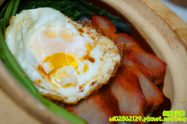 香港角茶餐廳：【台南-中西區】港茶x香港角...大推金煌流沙包.鮮蝦腐皮捲.金屋藏嬌.葡式蛋塔.黃金泡菜.芒果鮮奶酪.焦糖烤布蕾《香港角港式茶餐廳》