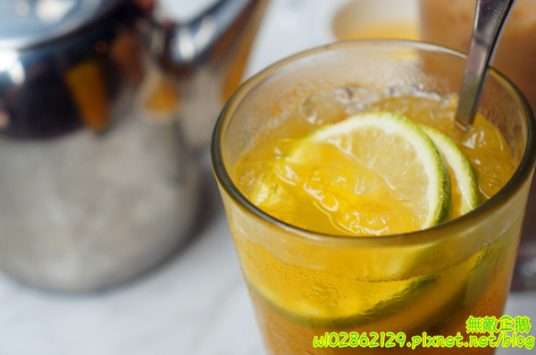 香港角茶餐廳：【台南-中西區】港茶x香港角...大推金煌流沙包.鮮蝦腐皮捲.金屋藏嬌.葡式蛋塔.黃金泡菜.芒果鮮奶酪.焦糖烤布蕾《香港角港式茶餐廳》