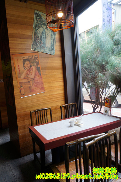 香港角茶餐廳：【台南-中西區】港茶x香港角...大推金煌流沙包.鮮蝦腐皮捲.金屋藏嬌.葡式蛋塔.黃金泡菜.芒果鮮奶酪.焦糖烤布蕾《香港角港式茶餐廳》