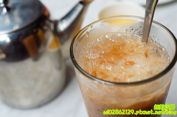 香港角茶餐廳：【台南-中西區】港茶x香港角...大推金煌流沙包.鮮蝦腐皮捲.金屋藏嬌.葡式蛋塔.黃金泡菜.芒果鮮奶酪.焦糖烤布蕾《香港角港式茶餐廳》