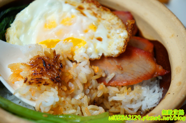 香港角茶餐廳：【台南-中西區】港茶x香港角...大推金煌流沙包.鮮蝦腐皮捲.金屋藏嬌.葡式蛋塔.黃金泡菜.芒果鮮奶酪.焦糖烤布蕾《香港角港式茶餐廳》