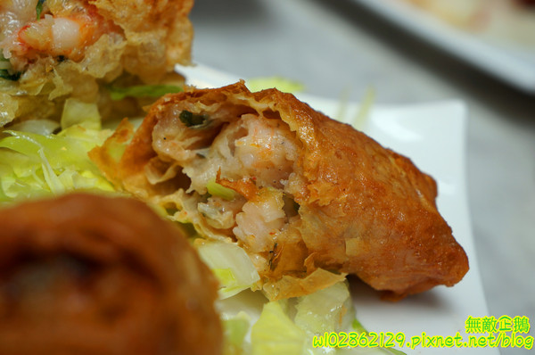 香港角茶餐廳：【台南-中西區】港茶x香港角...大推金煌流沙包.鮮蝦腐皮捲.金屋藏嬌.葡式蛋塔.黃金泡菜.芒果鮮奶酪.焦糖烤布蕾《香港角港式茶餐廳》