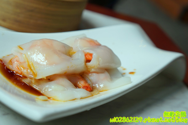 香港角茶餐廳：【台南-中西區】港茶x香港角...大推金煌流沙包.鮮蝦腐皮捲.金屋藏嬌.葡式蛋塔.黃金泡菜.芒果鮮奶酪.焦糖烤布蕾《香港角港式茶餐廳》