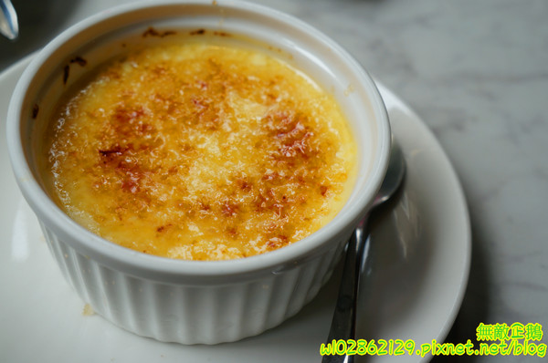 香港角茶餐廳：【台南-中西區】港茶x香港角...大推金煌流沙包.鮮蝦腐皮捲.金屋藏嬌.葡式蛋塔.黃金泡菜.芒果鮮奶酪.焦糖烤布蕾《香港角港式茶餐廳》