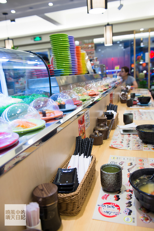 喜華迴轉壽司：【邀約|中和喜華壽司】食材新鮮任君選擇的打牙祭壽司日本料理選擇 近永安捷運站交通方便