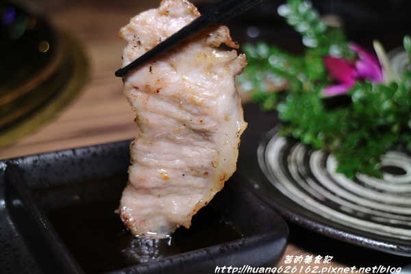 約客頂級燒肉：【台北大安區】這是我目前為止吃過最好吃燒肉店『約客頂級燒肉』必點鮮切牛肋條、上選牛小排、海鮮綜合盤~