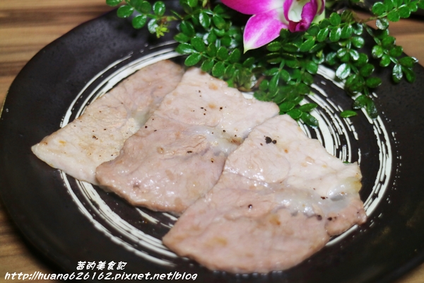 約客頂級燒肉：【台北大安區】這是我目前為止吃過最好吃燒肉店『約客頂級燒肉』必點鮮切牛肋條、上選牛小排、海鮮綜合盤~