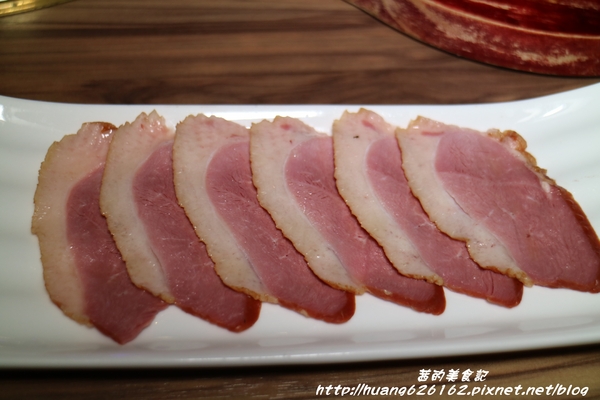 約客頂級燒肉：【台北大安區】這是我目前為止吃過最好吃燒肉店『約客頂級燒肉』必點鮮切牛肋條、上選牛小排、海鮮綜合盤~