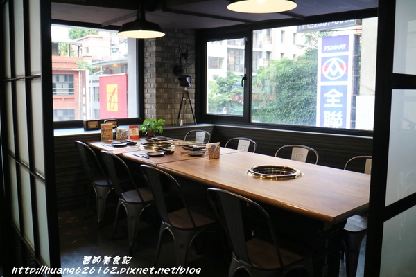 約客頂級燒肉：【台北大安區】這是我目前為止吃過最好吃燒肉店『約客頂級燒肉』必點鮮切牛肋條、上選牛小排、海鮮綜合盤~