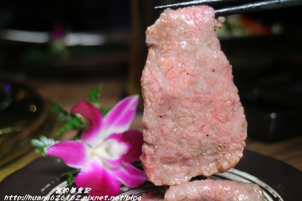 約客頂級燒肉：【台北大安區】這是我目前為止吃過最好吃燒肉店『約客頂級燒肉』必點鮮切牛肋條、上選牛小排、海鮮綜合盤~
