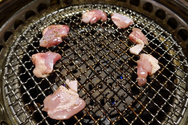 約客頂級燒肉:(胖樺食記)捷運東門站「約客頂級燒肉」,高貴很貴的單點式高級燒肉/包廂/WIFI/和牛/金山南路/信義路