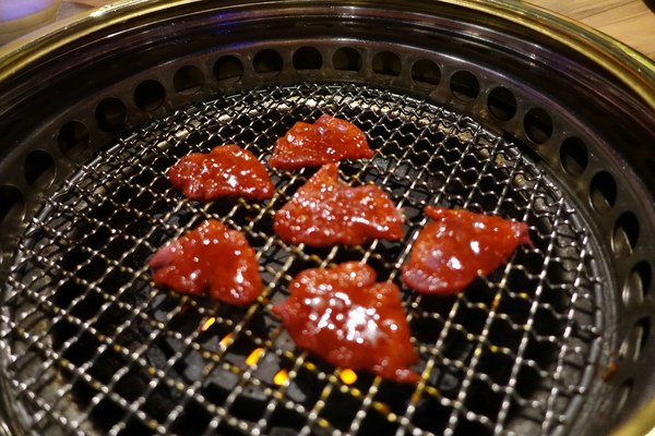 約客頂級燒肉:(胖樺食記)捷運東門站「約客頂級燒肉」,高貴很貴的單點式高級燒肉/包廂/WIFI/和牛/金山南路/信義路