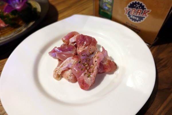 約客頂級燒肉:(胖樺食記)捷運東門站「約客頂級燒肉」,高貴很貴的單點式高級燒肉/包廂/WIFI/和牛/金山南路/信義路