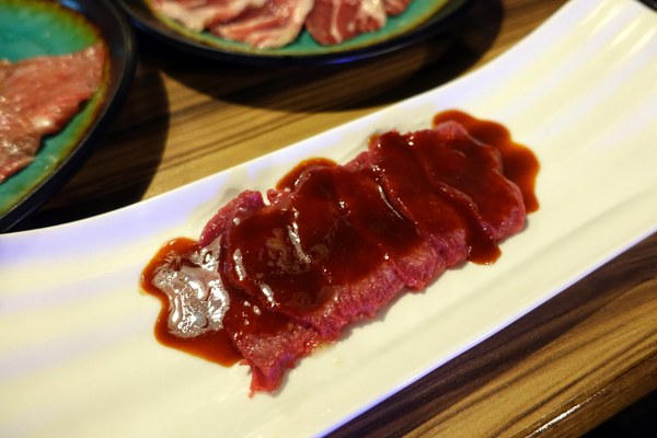 約客頂級燒肉:(胖樺食記)捷運東門站「約客頂級燒肉」,高貴很貴的單點式高級燒肉/包廂/WIFI/和牛/金山南路/信義路