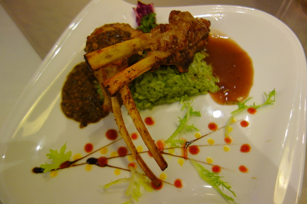 OOTTIMO意式廚房：1040802[官本金文愛台灣]台中市西區美味Oottimo意式廚房窯烤披薩義大利麵焗烤燉飯吃到飽或單點皆吃得很爽