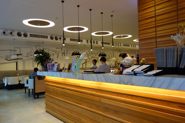 OOTTIMO意式廚房：1040802[官本金文愛台灣]台中市西區美味Oottimo意式廚房窯烤披薩義大利麵焗烤燉飯吃到飽或單點皆吃得很爽