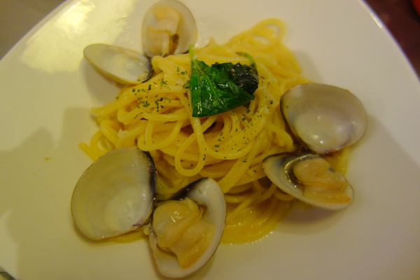 OOTTIMO意式廚房：1040802[官本金文愛台灣]台中市西區美味Oottimo意式廚房窯烤披薩義大利麵焗烤燉飯吃到飽或單點皆吃得很爽