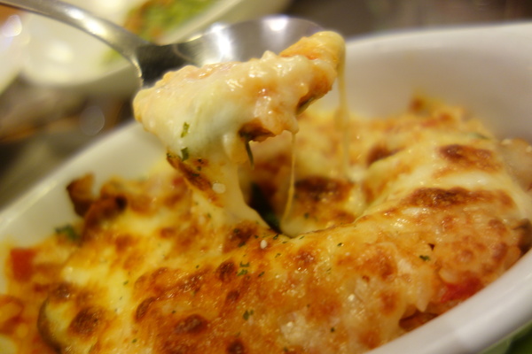 OOTTIMO意式廚房：1040802[官本金文愛台灣]台中市西區美味Oottimo意式廚房窯烤披薩義大利麵焗烤燉飯吃到飽或單點皆吃得很爽