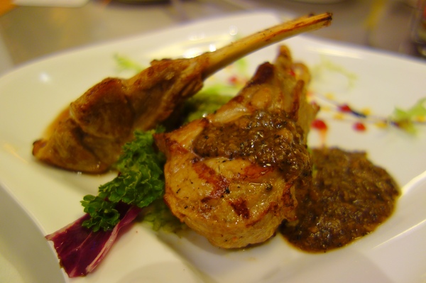 OOTTIMO意式廚房：1040802[官本金文愛台灣]台中市西區美味Oottimo意式廚房窯烤披薩義大利麵焗烤燉飯吃到飽或單點皆吃得很爽