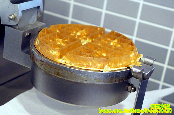 Felicità 費尼希卡義式冰淇淋:【台南-北區】夏天來吃冰!用鮮奶作成的義式冰淇淋..大推蘭姆葡萄.香蕉.義大利軟乳酪..《Felicità 費尼希卡義式冰淇淋》