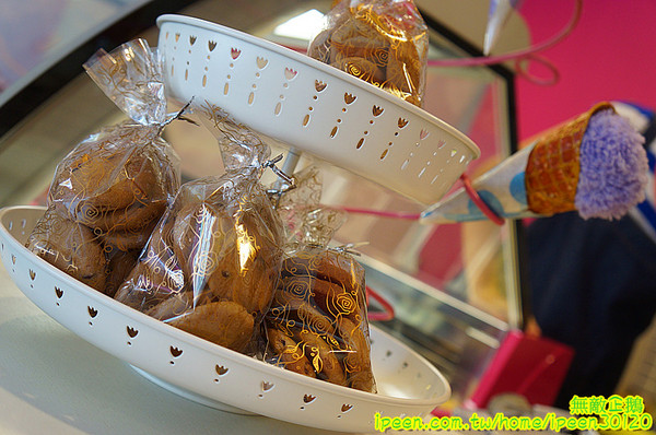 Felicità 費尼希卡義式冰淇淋:【台南-北區】夏天來吃冰!用鮮奶作成的義式冰淇淋..大推蘭姆葡萄.香蕉.義大利軟乳酪..《Felicità 費尼希卡義式冰淇淋》