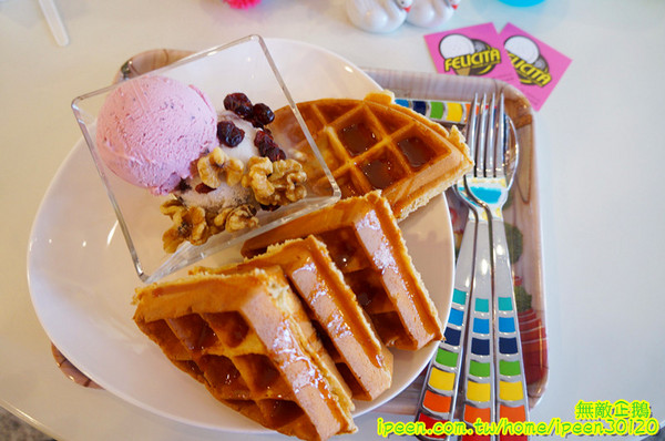 Felicità 費尼希卡義式冰淇淋:【台南-北區】夏天來吃冰!用鮮奶作成的義式冰淇淋..大推蘭姆葡萄.香蕉.義大利軟乳酪..《Felicità 費尼希卡義式冰淇淋》