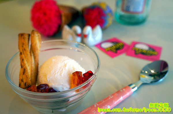 Felicità 費尼希卡義式冰淇淋:【台南-北區】夏天來吃冰!用鮮奶作成的義式冰淇淋..大推蘭姆葡萄.香蕉.義大利軟乳酪..《Felicità 費尼希卡義式冰淇淋》