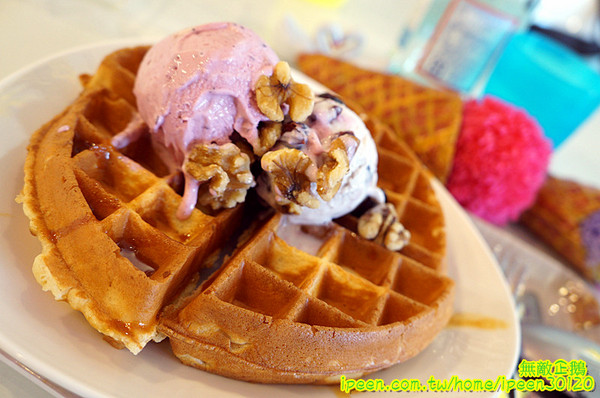 Felicità 費尼希卡義式冰淇淋:【台南-北區】夏天來吃冰!用鮮奶作成的義式冰淇淋..大推蘭姆葡萄.香蕉.義大利軟乳酪..《Felicità 費尼希卡義式冰淇淋》