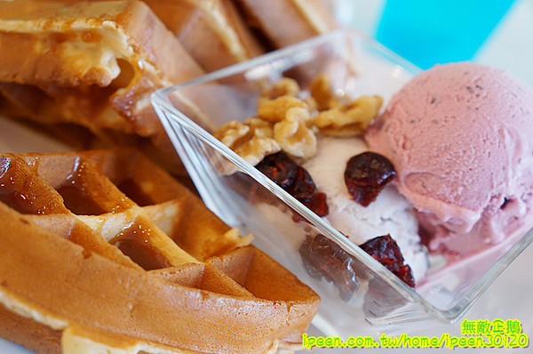 Felicità 費尼希卡義式冰淇淋:【台南-北區】夏天來吃冰!用鮮奶作成的義式冰淇淋..大推蘭姆葡萄.香蕉.義大利軟乳酪..《Felicità 費尼希卡義式冰淇淋》