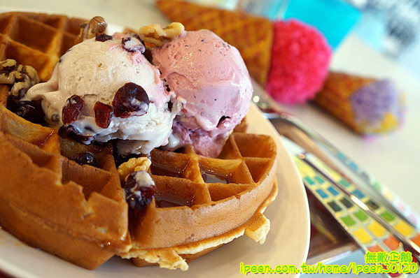 Felicità 費尼希卡義式冰淇淋:【台南-北區】夏天來吃冰!用鮮奶作成的義式冰淇淋..大推蘭姆葡萄.香蕉.義大利軟乳酪..《Felicità 費尼希卡義式冰淇淋》