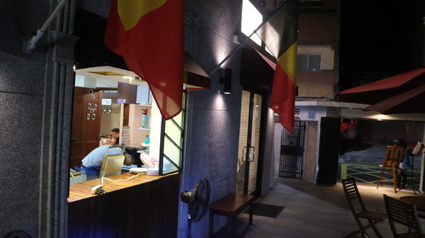 Waffle Please 比利時列日鬆餅專賣店(大安店):【台北下午茶】Waffle Please 比利時列日鬆餅@捷運科技大樓站