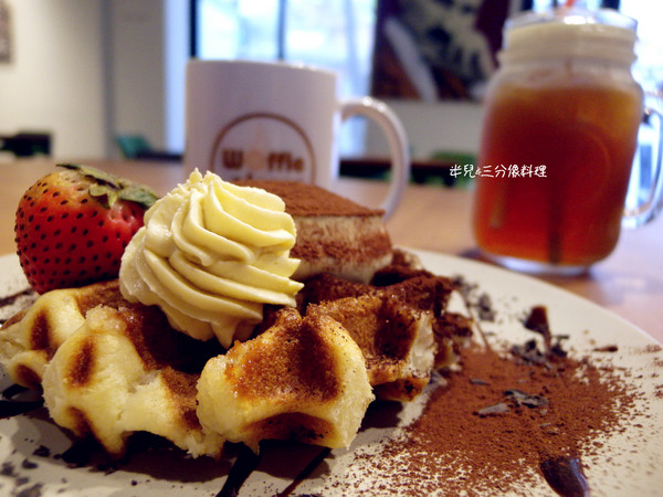 Waffle Please 比利時列日鬆餅專賣店(大安店)：[台北大安。下午茶] 近 捷運科技大樓站 Waffle Please 比利時列日鬆餅專賣店(大安店