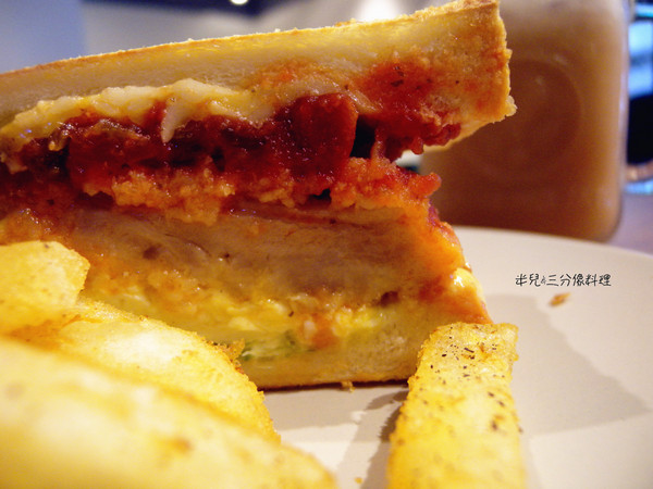 Waffle Please 比利時列日鬆餅專賣店(大安店)：[台北大安。下午茶] 近 捷運科技大樓站 Waffle Please 比利時列日鬆餅專賣店(大安店