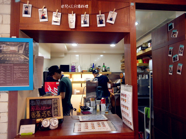 Waffle Please 比利時列日鬆餅專賣店(大安店)：[台北大安。下午茶] 近 捷運科技大樓站 Waffle Please 比利時列日鬆餅專賣店(大安店