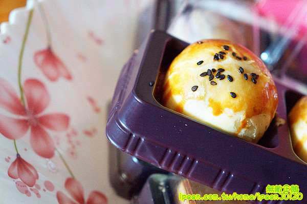 展翼烘焙坊：【宅配】中秋x月餅...低油鹽糖..還有西瓜吐司喔!《展翼烘焙庇護工場》