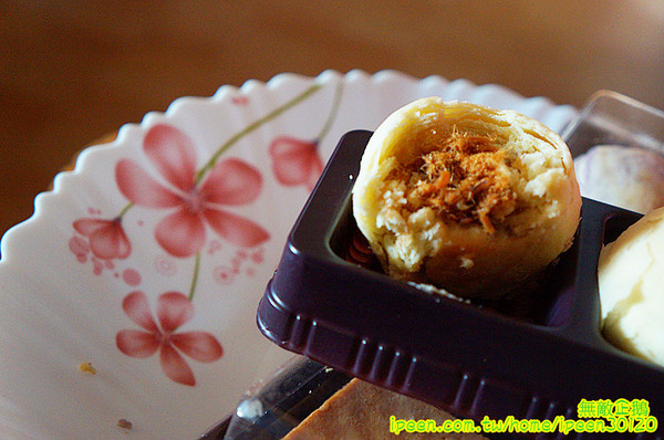 展翼烘焙坊：【宅配】中秋x月餅...低油鹽糖..還有西瓜吐司喔!《展翼烘焙庇護工場》