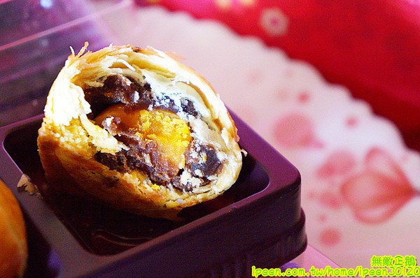 展翼烘焙坊：【宅配】中秋x月餅...低油鹽糖..還有西瓜吐司喔!《展翼烘焙庇護工場》