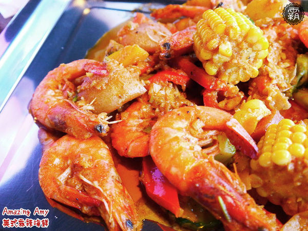 Amazing Amy神奇艾米美式麻辣海鮮：Amazing Amy神奇艾米美式麻辣海鮮，穿圍兜手套豪邁用餐！
