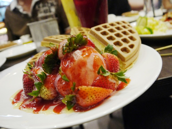 木門咖啡Wooden Door：[台中南屯區]木門咖啡-Wooden Door，三、五好友聊天，放鬆心情的好去處