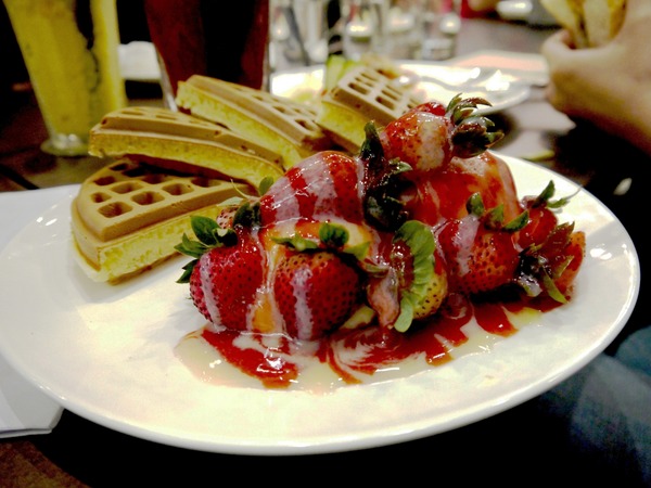 木門咖啡Wooden Door：[台中南屯區]木門咖啡-Wooden Door，三、五好友聊天，放鬆心情的好去處