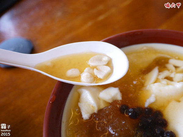 嘛六甲傳統豆花：嘛六甲豆花，傳統豆花好吃，嫩仙草也值得一嚐～