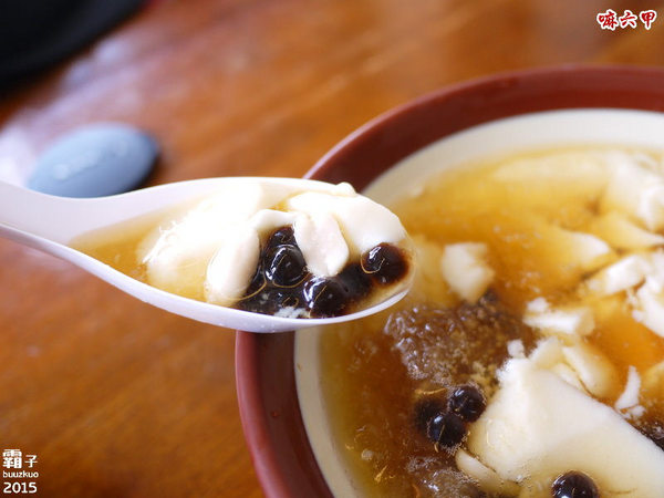 嘛六甲傳統豆花：嘛六甲豆花，傳統豆花好吃，嫩仙草也值得一嚐～